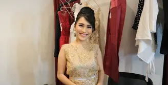 Penyanyi dangdut Ayu Ting Ting sedikit sewot ketika kembali ditanyakan soal pendamping hidup. Seperti diketahui, penyanyi asal Depok itu menjanda sejak beberapa tahun silam. (Adrian Putra/Bintang.com)