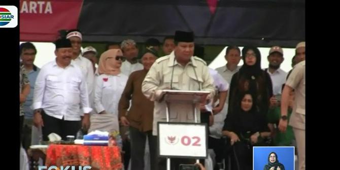 Aksi Prabowo Gebrak Podium saat Kampanye di Yogyakarta