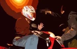 Begal Bersenjata Gancu Bacok Pemotor di Koja