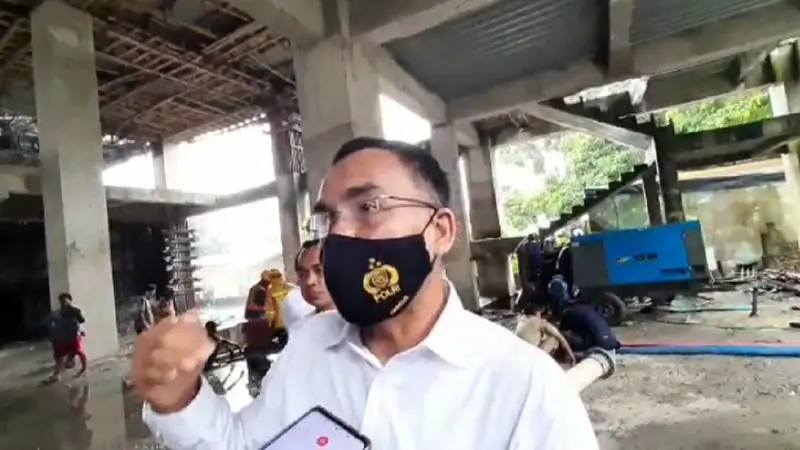 Direktur Reserse Kriminal Khusus Polda Sulsel, Kombes Pol Widoni Fedri mengatakan pekan ini KPK dan BPK melihat langsung fisik pembangunan Rumah Sakit Batua Makassar yang sedang dalam proses penyidikan Dit Reskrimsus Polda Sulsel (Liputan6.com/ Eka Hakim)