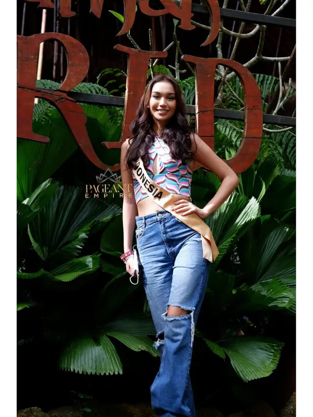 8 Potret Sophia Rogan di Phuket, Wakil Indonesia di Miss Grand International 2021