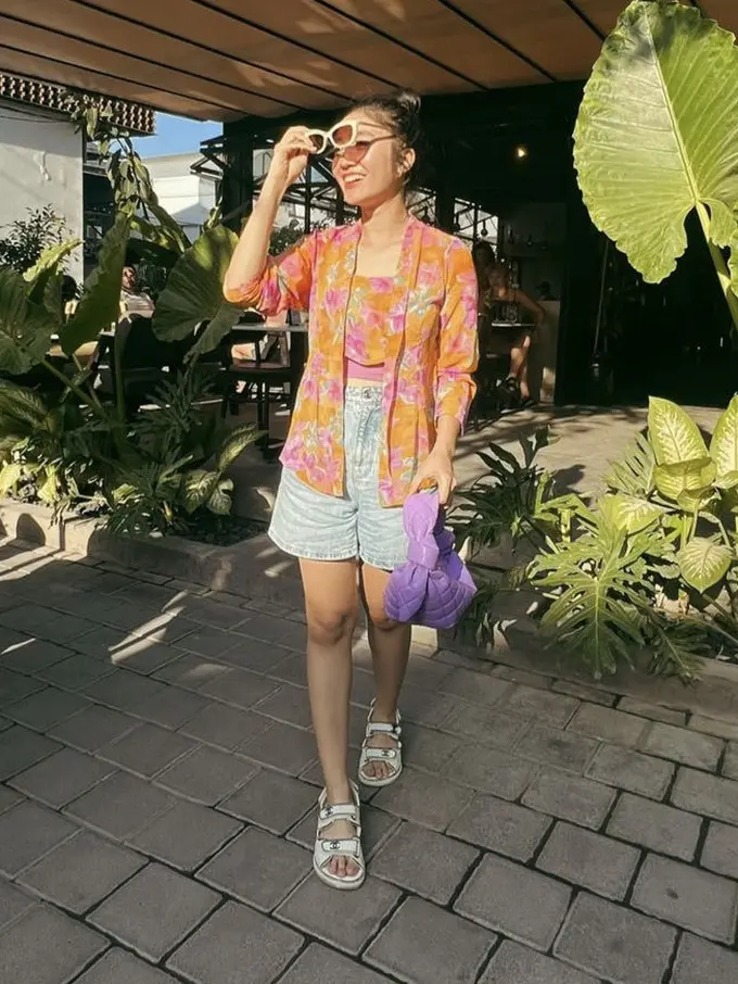 Tampilan Febby Rastanty Liburan di Bali