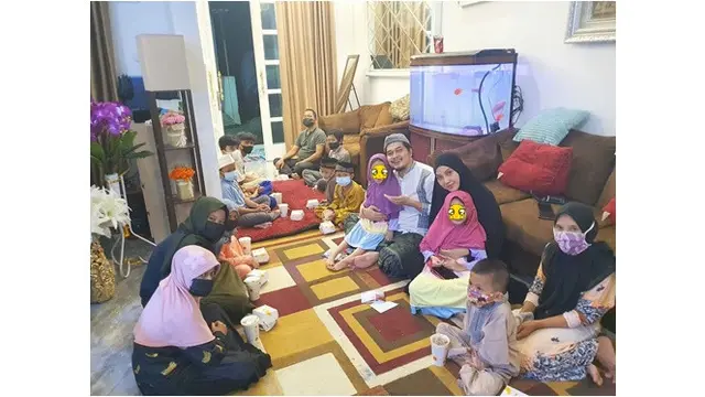 Pernah Jual Toge Goreng Awal Nikah, Ini 6 Potret Bahagia Cholidi Asadil dan Istri