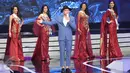 Penyanyi Anji saat menghibur para penonton pada malam puncak Grand Final Puteri Indonesia 2017 di JCC, Jakarta, Jumat (31/3). Finalis Puteri Indonesia 2017 DKI 5, Bunga Jelitha Ibrani terpilih sebagai Puteri Indonesia 2017. (Liputan6.com/Angga Yuniar)