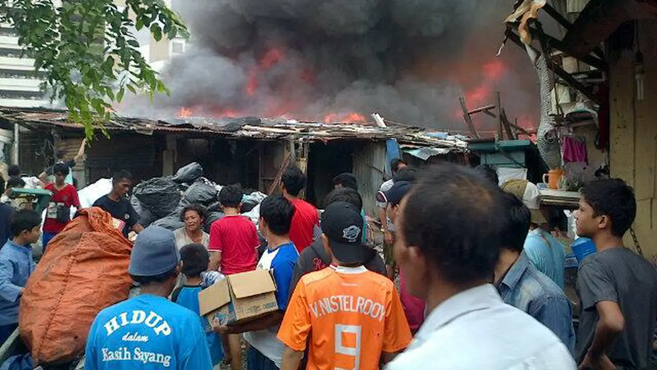 Kebakaran Rumah Dekat Gandaria City, 22 Unit Meluncur
