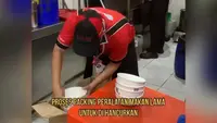 Jagat dunia maya tengah dihebohkan dengan postingan restoran Baso A Fung yang menghancurkan seluruh peralatan makannya usai kreator digital Jovi Adhiguna mencampurkan kerupuk babi saat makan bakso di resto tersebut. Proses penghancuran alat makan juga sempat diunggah di akun instagram @basoafung dan mendapat banyak komentar warganet. (Sumber: @basoafung)