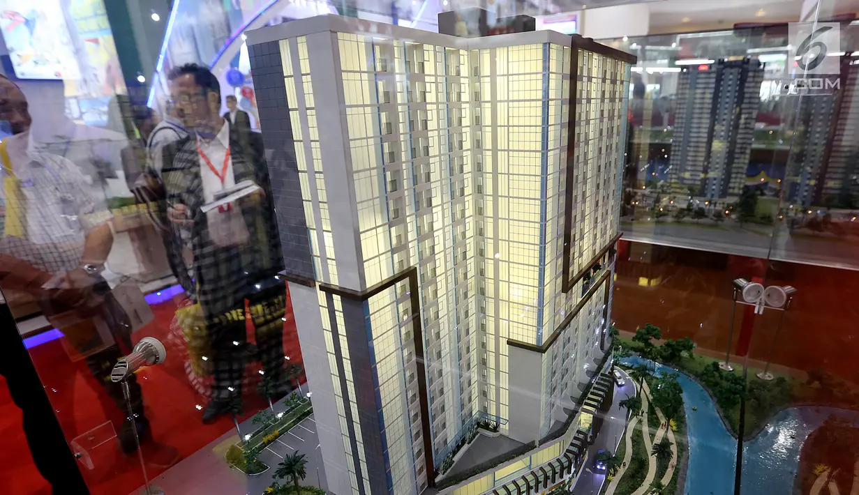 Sebuah maket apartemen PT Adhi Persada Properti (APP) yang dipamerkan pada acara Indonesia Property Expo 2018 di Jakarta, Jumat (28/9). APP juga menawarkan rumah tapak untuk kelas premium. (Liputan6.com/Fery Pradolo)
