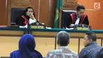 Mantan Lurah Kedoya Selatan, Nuraini Silviana (kiri) bersama dua mantan staf saat menjalani sidang sebagai saksi kasus mafia tanah dengan terdakwa pengusaha Muljono Tedjokusumo di PN Jakarta Barat, Rabu (5/12). (Liputan6.com/HO/Farid)