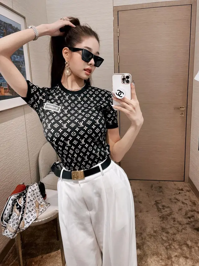 FOTO: Gaya Selebgram Song Jia Pakai Kacamata, Disebut Mirip Jennie BLACKPINK