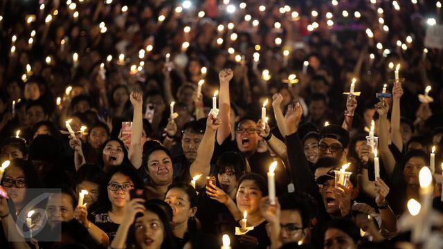 Ribuan Lilin Untuk Ahok Sinari Pelataran Tugu Proklamasi