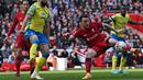 Pemain Liverpool, Diogo Jota mencetak gol kedua timnya ke gawang Nottingham Forest pada laga pekan ke-32 Liga Inggris 2022/2023 di Anfield, Liverpool, Sabtu (22/04/2023) WIB. The Reds berhasil menang dengan skor 3-2. (AFP/Paul Ellis)
