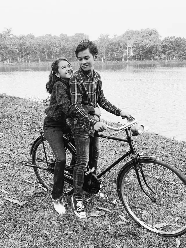6 Momen Rey Bong dan Sandrina Michelle Bersepeda di Sinetron Dari Jendela SMP SCTV