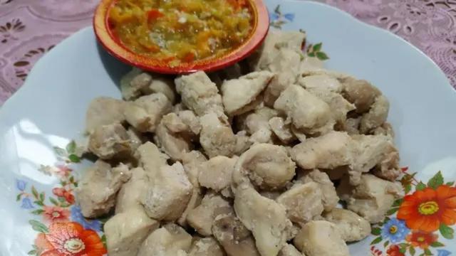 Resep ayam rebus bumbu taichan. (dok. Cookpad @mogurenchi)