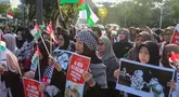 Massa AQSA Working Group (AWG) menggelar Aksi Jumat Nasional di depan Kedutaan Besar Amerika Serikat di Jakarta, Jumat, 21 Agustus 2026,. (KLY/ Arie Basuki)