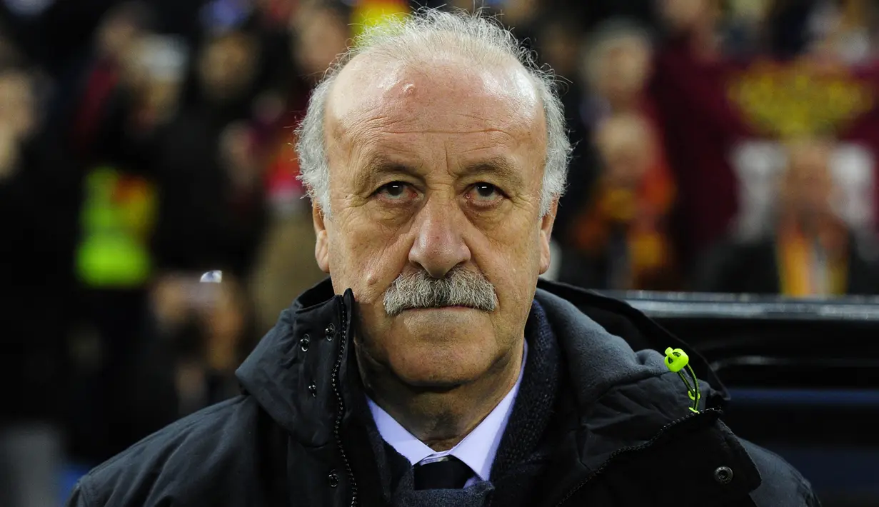 <p>Vicente Del Bosque. Pelatih yang kini berusia 71 tahun dan terakhir membesut Timnas Spanyol mulai 2008 hingga 2016 ini meraih dua trofi Liga Champions bersama Real Madrid di periode ketiganya menangani Los Blancos mulai November 1999 hingga Juni 2003. Trofi pertama diraihnya di musim 1999/2000 dan yang kedua di musim 2001/2002. Di level domestik, ia mampu membawa Real Madrid dua kali juara La Liga di musim 2000/2001 dan 2002/2003. (AFP/Javier Soriano)</p>