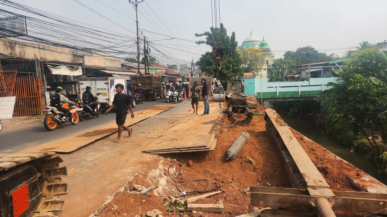 Jalan Raya Sawangan Kerap Dilanda Kemacetan, Pemkot Depok Perlebar Jalan Raya Cipayung