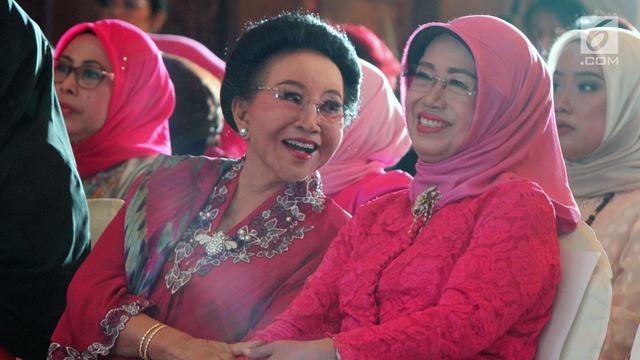 Ibunda Jokowi Dapat Penghargaan Perempuan Tangguh
