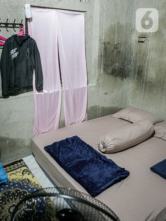 Suasana kamar tempat calon presiden nomor urut 3 Ganjar Pranowo saat menginap di rumah warga di Tegal, Jawa Tengah, Rabu (10/1/2024). (Liputan6.com/Faizal Fanani)