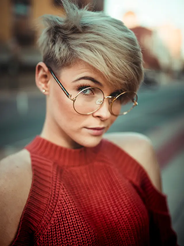 kepribadian perempuan berambut pendek