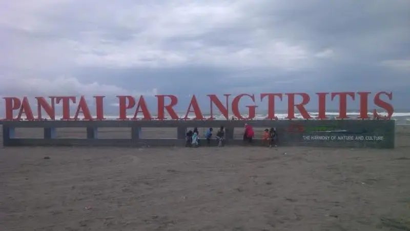 Plang Raksasa Bakal Hiasi Pantai Parangtritis