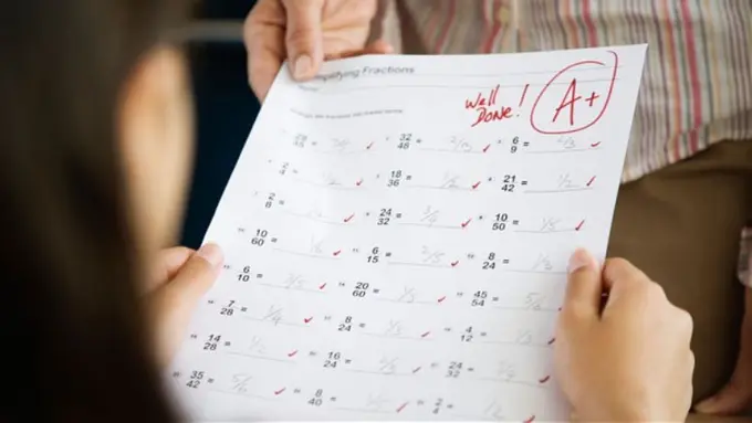 10 Orang Dengan IQ Tertinggi Sepanjang Masa, Einstein ke-9