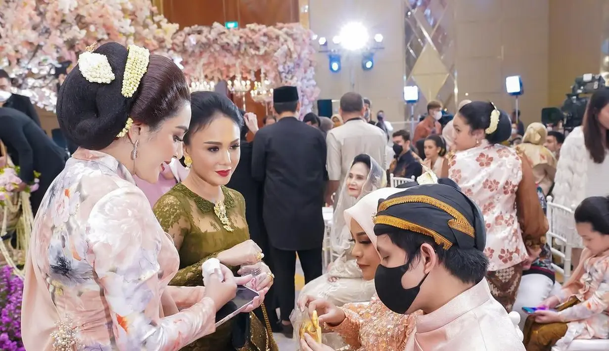 Tujuh bulanan Aurel Hermansyah (Instagram/ashanty_ash)