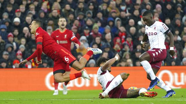 FOTO: Taklukkan Aston Villa, Liverpool Tempel Manchester City di Puncak Klasemen