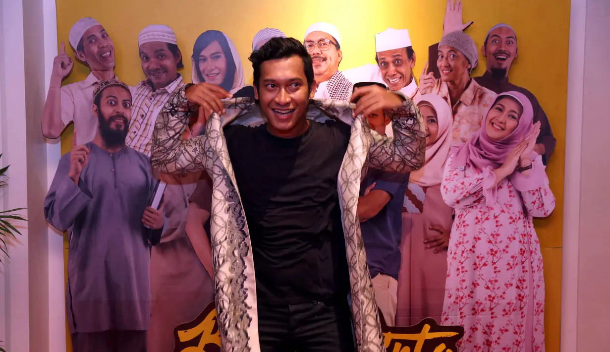 Memerankan transgender yang hidup di daerah perkampungan dengan Islam yang sangat kental, menjadikan tantangan tersendiri bagi Ade Firman Hakim. (Nurwahyunan/Bintang.com)