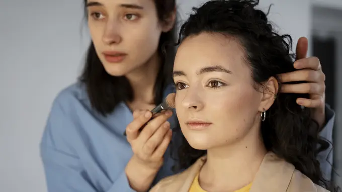Tips makeup untuk upacara.
