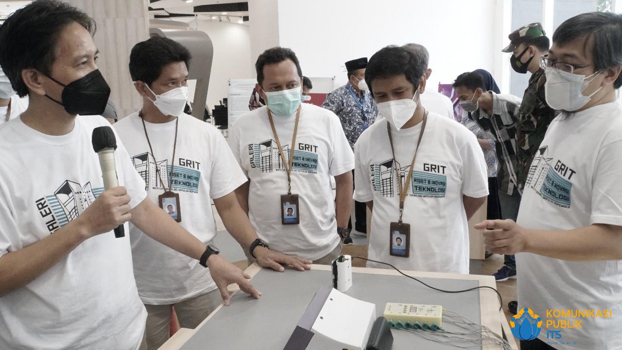 Tim ITS mengembangkan alat deteksi Covid-19 melalui batuk. (Dian Kurniawan/Liputan6.com)