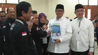 Wahidin Halim dan Andhika Hazrumy resmi mendaftarkan diri ke KPU Banten