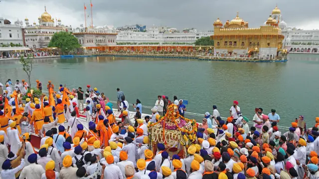 FOTO: Umat Sikh Peringati 416 Tahun Pelantikan Guru Granth Sahib