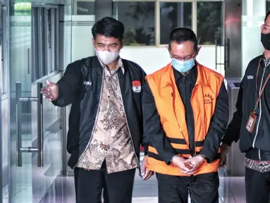 Mantan Kepala Bea dan Cukai Makassar Andhi Pramono saat ditahan Komisi Pemberantasan Korupsi (KPK), Jakarta, Jumat (7/7/2023). (Liputan6.com/Angga Yuniar)