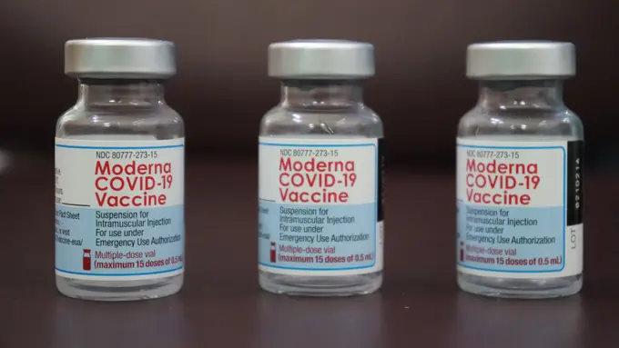 Vaksinasi COVID-19 Dosis Keempat.