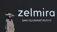 Koleksi fashion dari SMK NU Banat Kudus lewat brand Zelmira membuka rangkaian kegiatan Vokasiland 2022 di Grand City Surabaya yang digelar sejak 28-31 Juli 2022