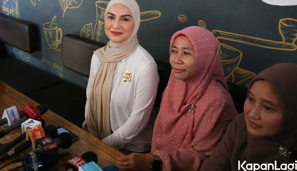 Irish Bella menyadari banyak yang menyayangkan terkait keputusannya cerai setelah sang suami bebas. Perempuan kelahiran Cirebon 27 tahun silam itu mengakui bukan hal yang mudah. [Foto: KapanLagi.com®/Bayu Herdianto]