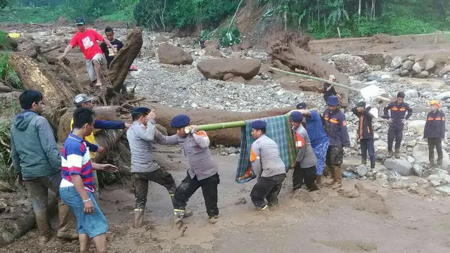 Tanah Longsor Kuningan,  Cuaca Hambat Proses Evakuasi