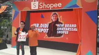 Direktur Shopee Indoesia Handhika Jahja saat memperkenalkan Didi Kempot sebagai Brand Ambassador Shopee terbaru (Liputan6.com/Komarudin)