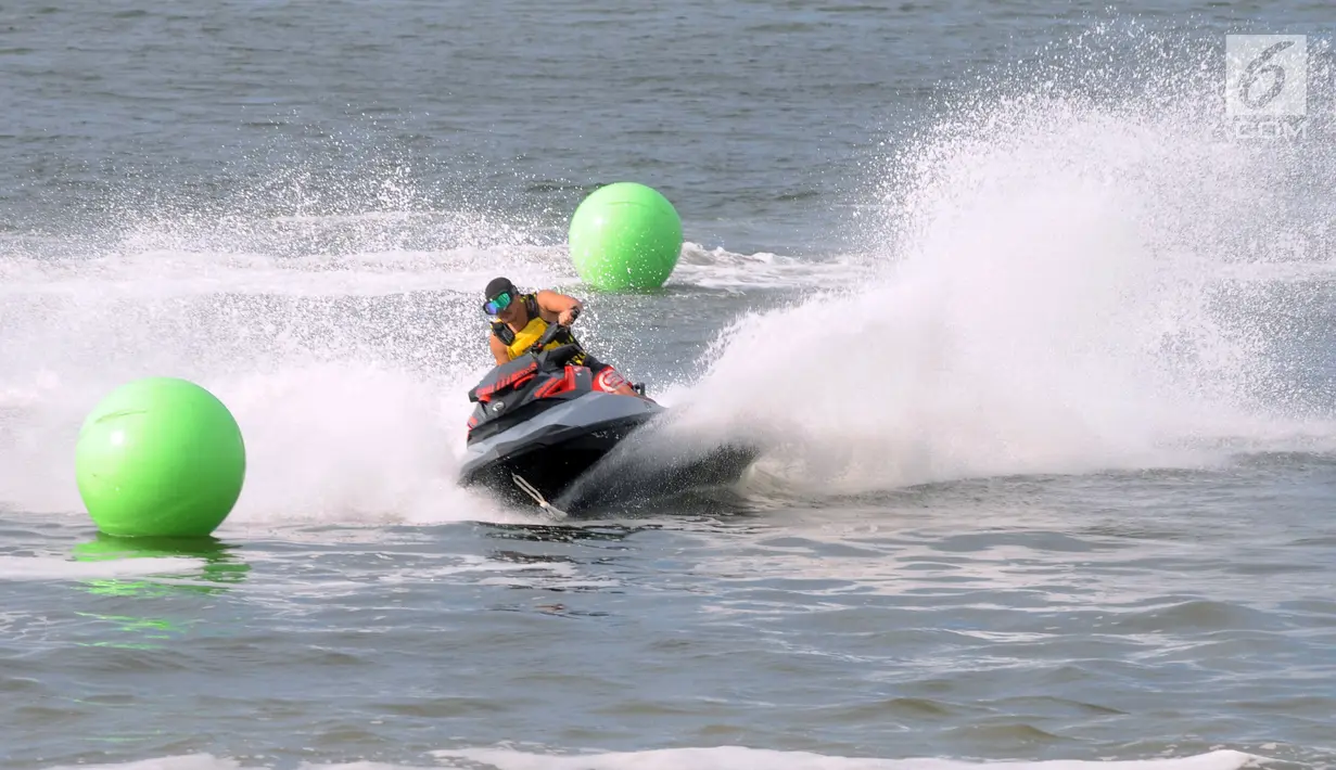 Pengemar BMW M Owners Club Indonesia mengikuti Sea-Doo Slalom Competition di Jetski Indonesia Academy, Ancol, Jakarta, Sabtu (2/3). Acara ini menjalin silaturahmi para penggemar kendaraan sports performa dan beresiko tinggi. (merdeka.com/Dwi Narwoko)