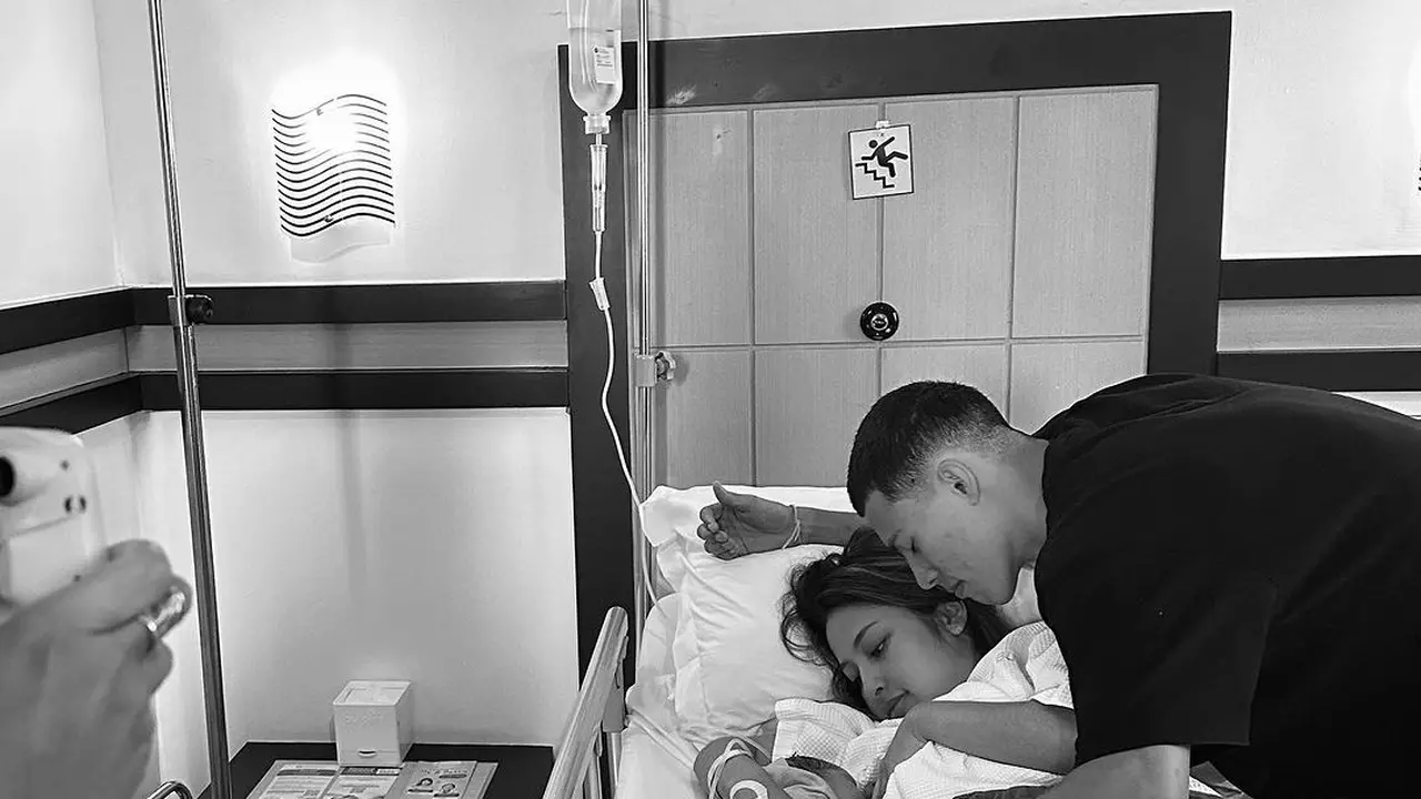 Artis Jennifer Coppen melahirkan anak pertama berjenis kelamin perempuan (Foto: instagram jennifercoppenreal20)
