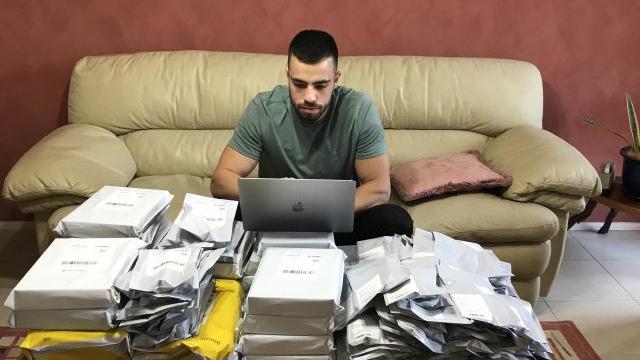 miliarder cari asisten pribadi dengan gaji fantastis