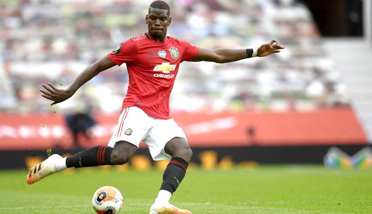 Paul Pogba - Pemain andalan Timnas Prancis ini sering membagikan momen kegiatannya di media sosial. Gelandang Manchester United itu kini mempunyai 43,1 juta pengikut di Instagramnya. (Peter Powell/Pool via AP)