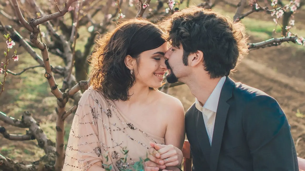 pasangan cinta