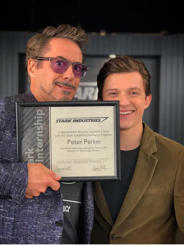 FOTO: Gaya Kocak dan Santai Robert Downey Jr. Si Pemeran Iron Man