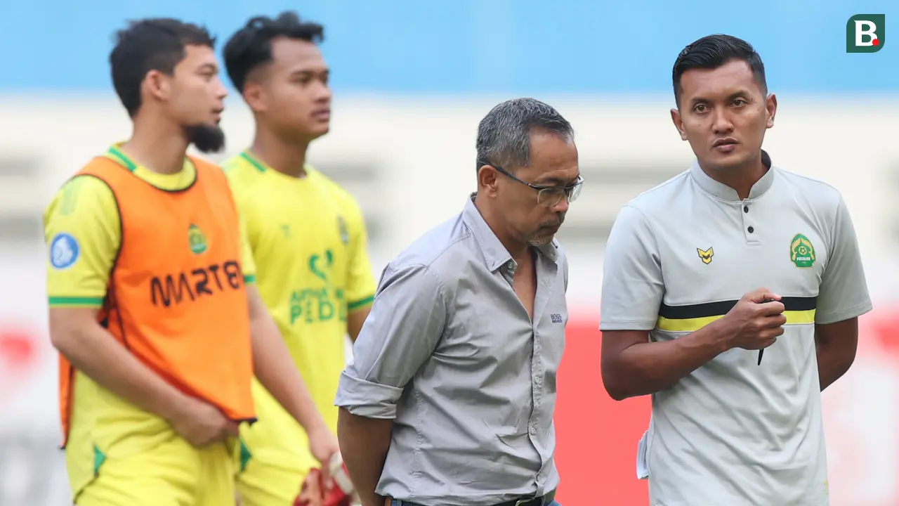 Foto: Gaya Aji Santoso di Laga Debut Bersama Persikabo 1973
