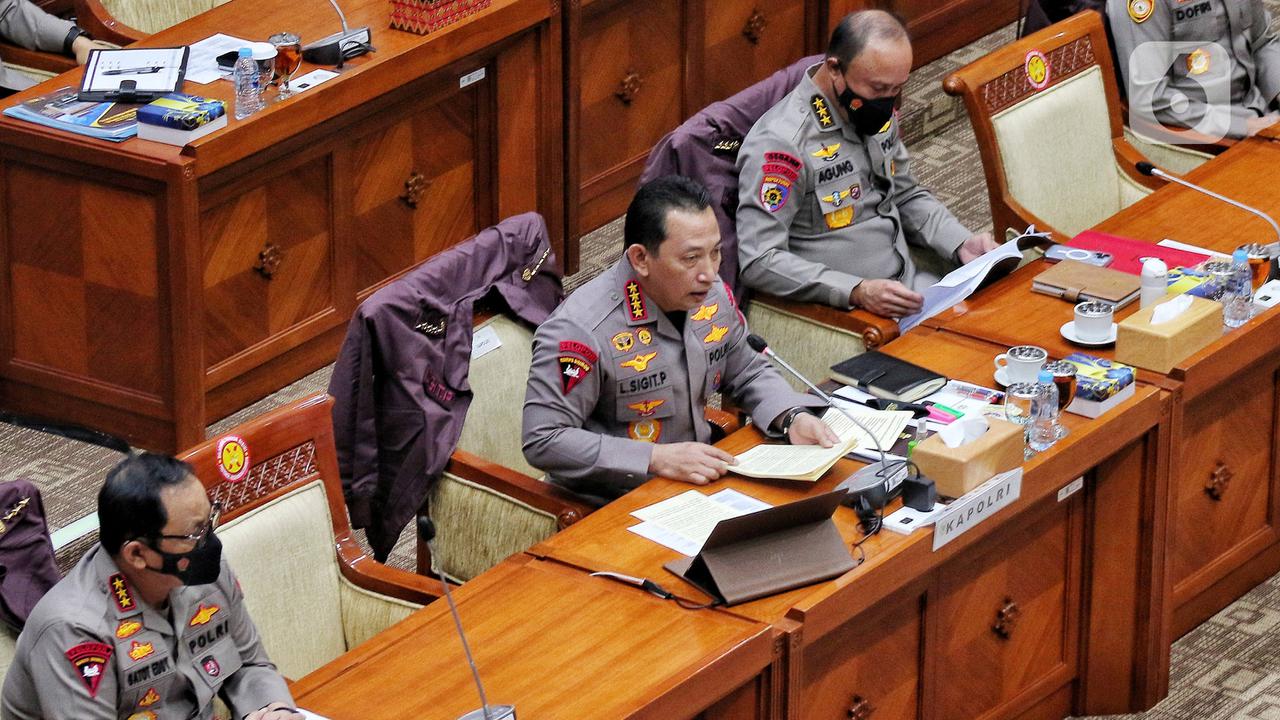 Kapolri Jelaskan Perkembangan Kasus Ferdy Sambo di Hadapan DPR