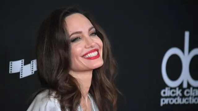 [Bintang] Angelina Jolie