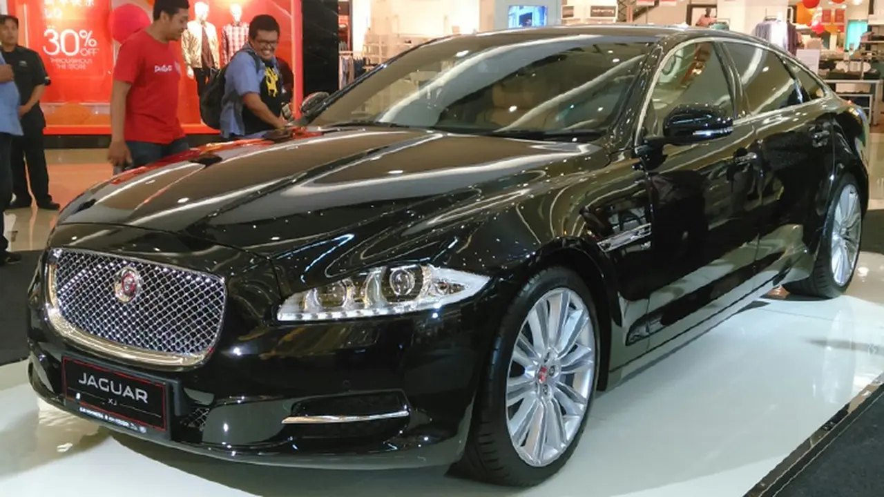 Jaguar XJ 