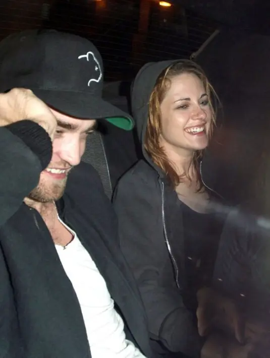 Kristen berselingkuh saat syuting film Snow White and the Huntsman. (PACIFICCOASTNEWS, COURTESY PHOTO/HollywoodLife)