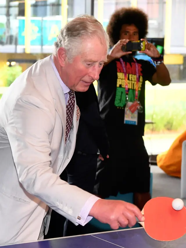Pangeran Charles Main Tenis Meja